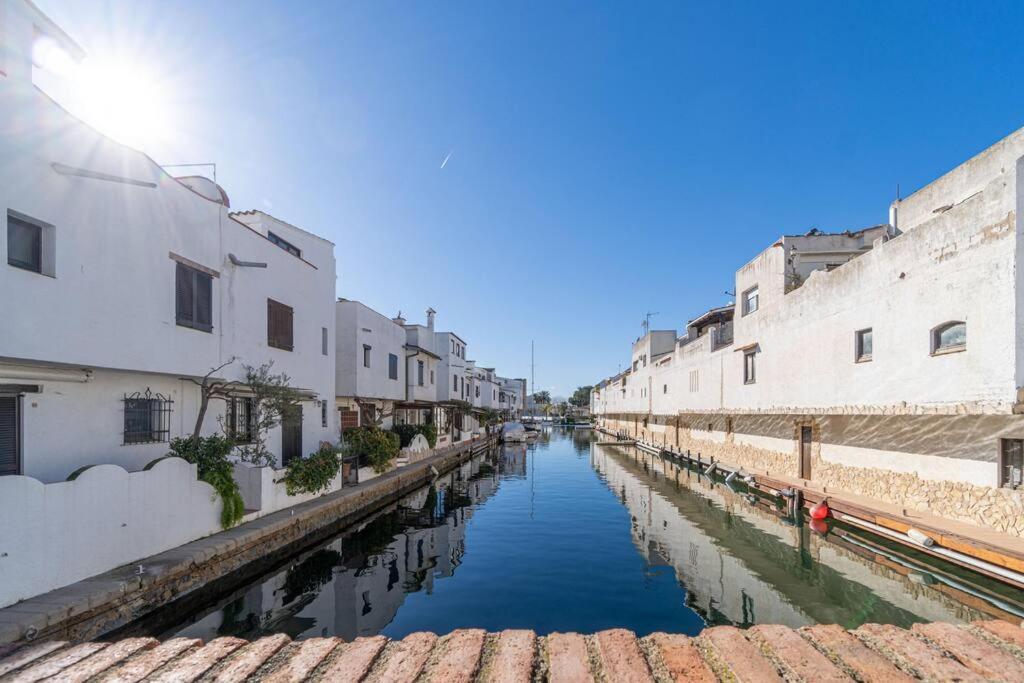 2027 Casa De Pescador Con 3 Habitaciones, Piscina Y Amarre By Homeselectspain เอมปูเรียบราบา ภายนอก รูปภาพ