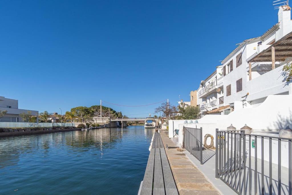 2027 Casa De Pescador Con 3 Habitaciones, Piscina Y Amarre By Homeselectspain เอมปูเรียบราบา ภายนอก รูปภาพ